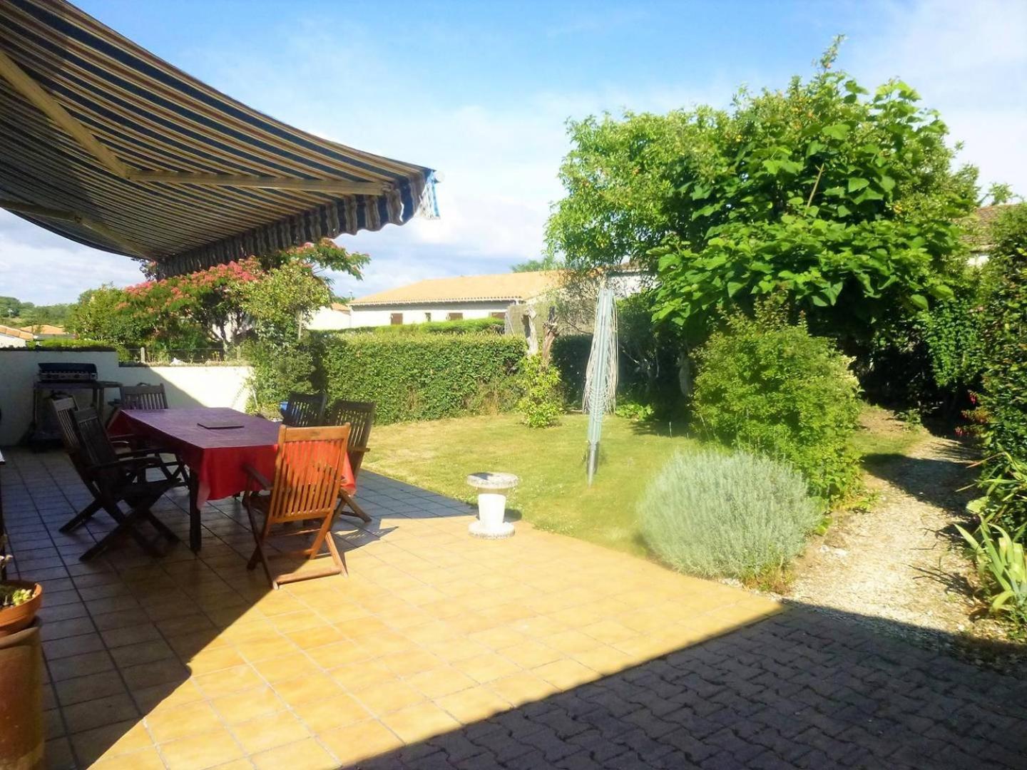 Royan - Maison De Plain-Pied Avec Jardin Clos - Quartier Residentiel Exterior photo